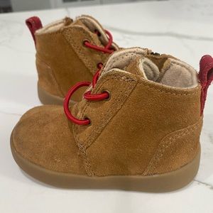 UGG Kristan chukka boots toddler size 2/3
